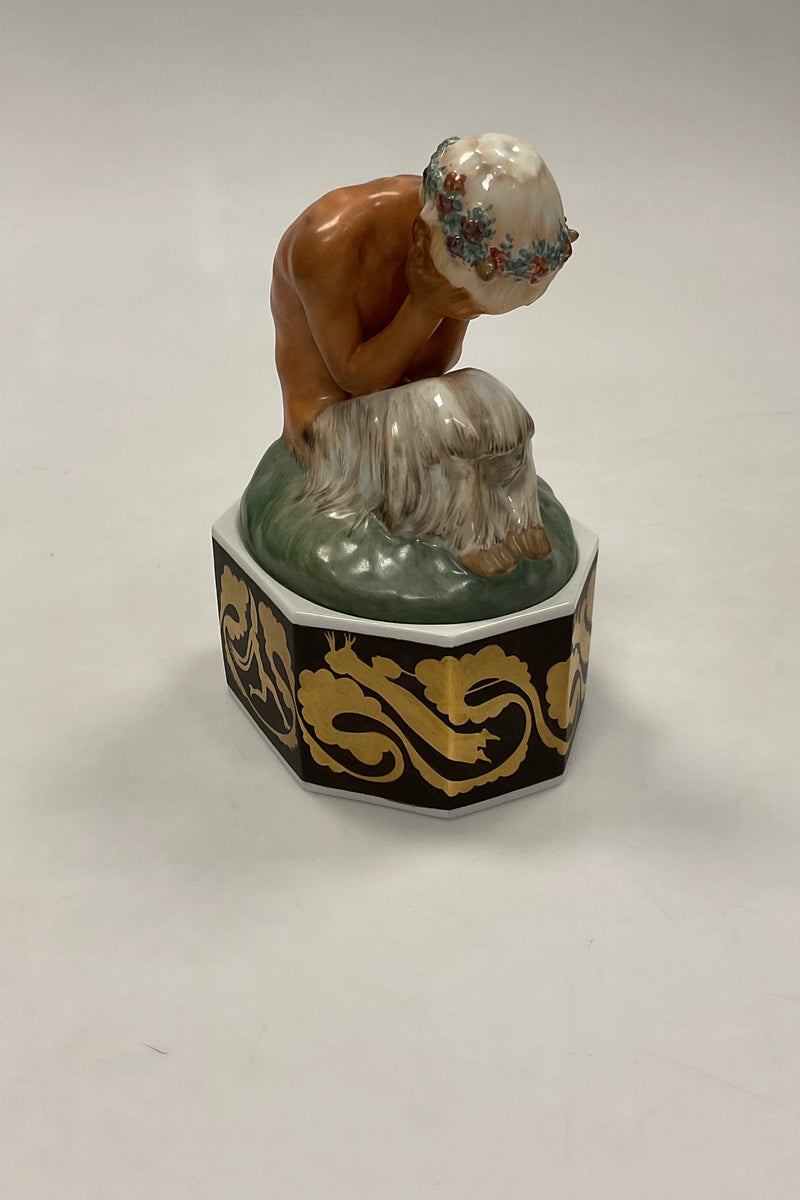 Royal Copenhagen Gerhard Henning Overglasur figur Grædende Faun på stand No 1188