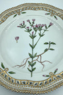 Royal Copenhagen Flora Danica Mittagsteller Nr. 20/3554 mit durchbrochenem Rand