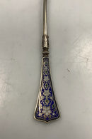 Sølvske med emalje ornamentik og forgyldning