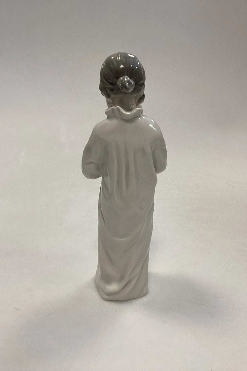 Royal Copenhagen Figur No. 408 - Godmorgen (Pige i natkjole)