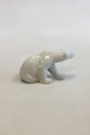 Bing Grondahl的北极熊坐姿塑像，编号2217