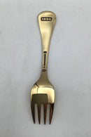 Georg Jensen Årsgaffel 1994 i forgyldt Sterling Sølv med emalje.