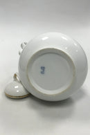 Bing & Grøndahl Hvid porcelænskaffekande med blomsterdekoration og guld. Måler 22 cm(8 21/32 in.)