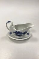 Royal Copenhagen Blaue Blume Geflochtene Kasserolle mit fester Untertasse Nr. 8068