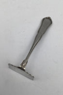 哈绿银丽塔 "推手