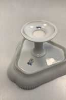 Royal Copenhagen Hvid Flora Danica Perlestel trekantet opsats No 3511