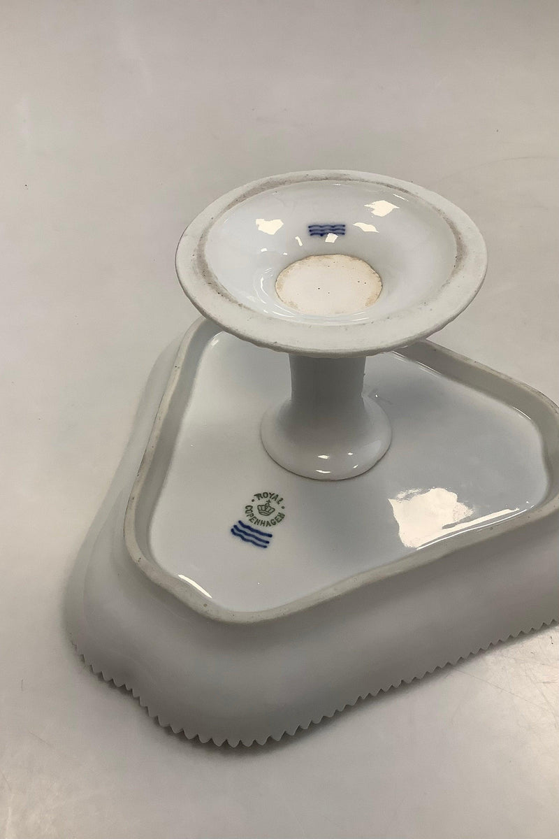 Royal Copenhagen Hvid Flora Danica Perlestel trekantet opsats No 3511