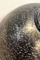 Kosta Boda Bertil Vallien Glas skål i sort og rød