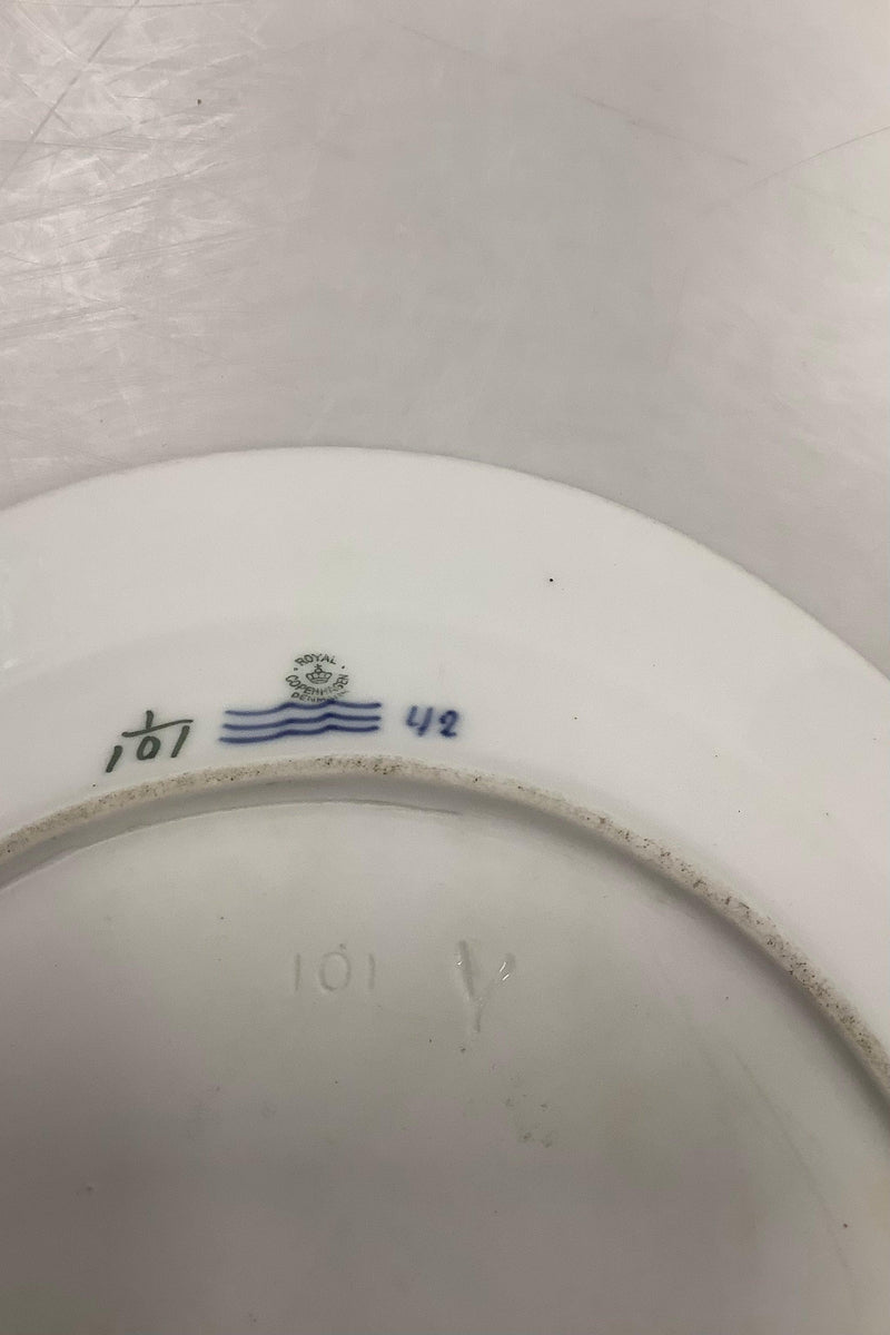 Royal Copenhagen Musselmalet Riflet Fad No 101