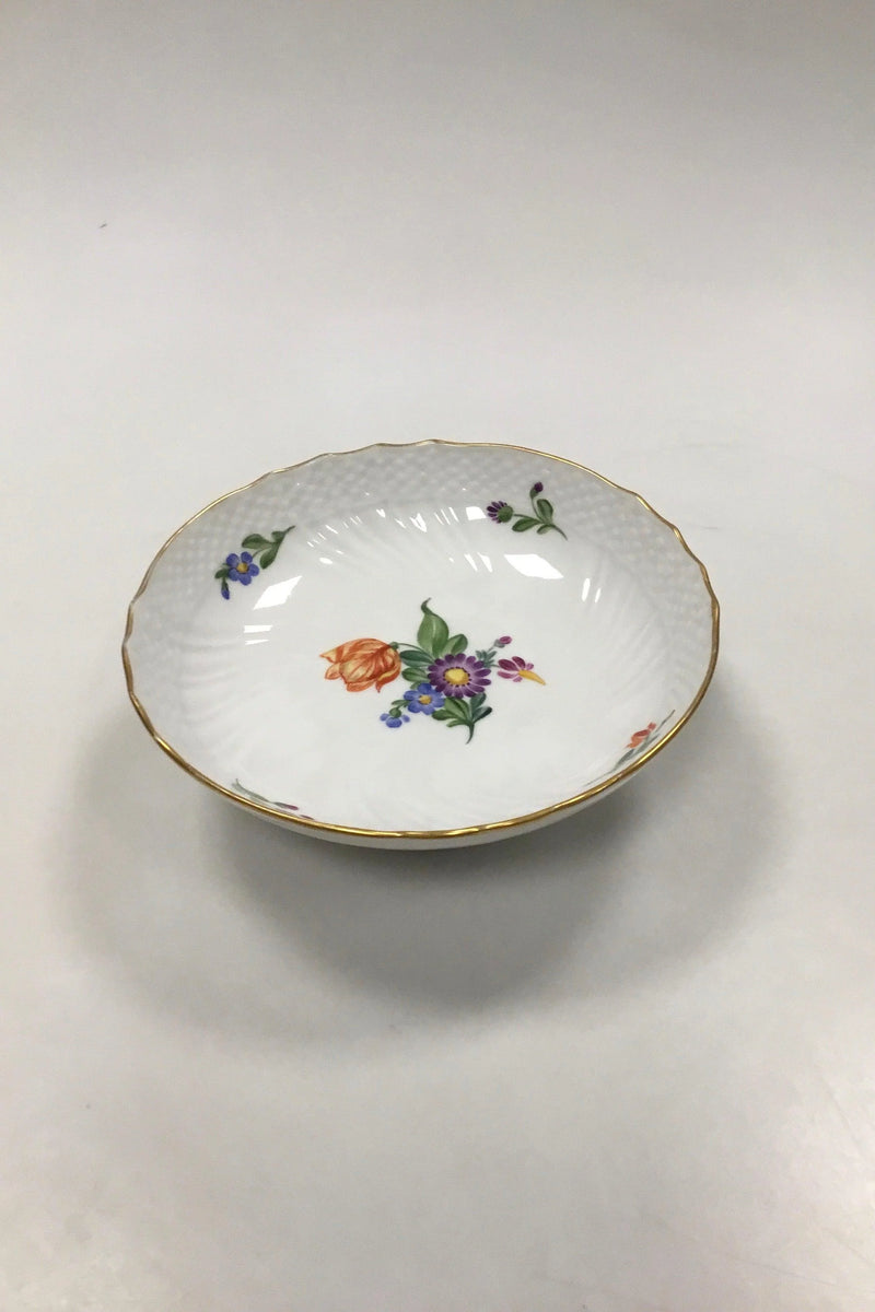 Royal Copenhagen Saksisk Blomst Let Kageskål på Lav Fod No 1532