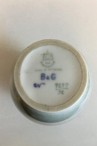 Bing & Grøndahl Art Nouveau vase af Clara Nielsen  No 7297/32 PMN