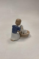 Bing og Grøndahl Figur Pige med Kat - Venner No. 2249