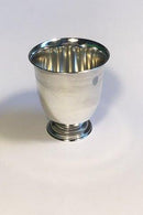 卡尔-M-科尔的银杯在低脚上