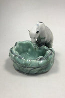 Ditmar Urbach, Tschechoslowakei, Eisbärenfigur an Schuppen im Eis