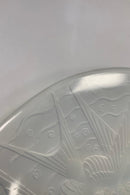 Fransk Kunstglas fad af Pierre d'Avesn med svaler