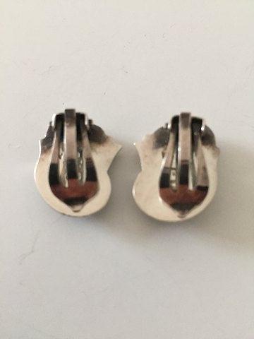 Georg Jensen Sterlingsilber-Ohrring mit grünem Stein Nr. 100A