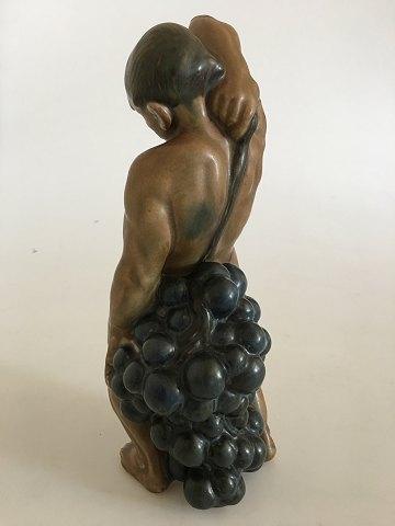 Kai Nielsen Stentøjsfigur no. 25 Mand med Druer