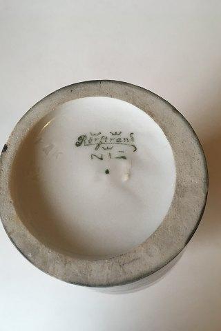 Rørstrand Per Algot Eriksson, Sort vase med blomsterdekoration