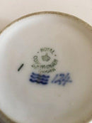 Royal Copenhagen Art Nouveau Lågskål med Blomst og Sommerfugl Motiv No 1