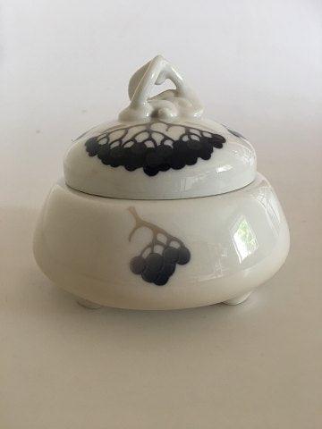 Royal Copenhagen Jugendstil-Schale Nr. 779/382