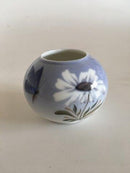 Royal Copenhagen Jugendstil-Miniaturvase Nr. 2688/42A