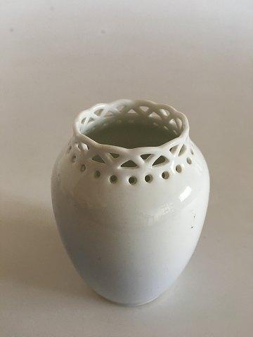 Royal Copenhagen Art Nouveau Segle Vase med gennembrudt top No 1883/223