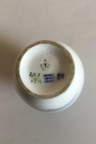 Royal Copenhagen Art Nouveau vase dekoreret med Kaniner No 243/47A