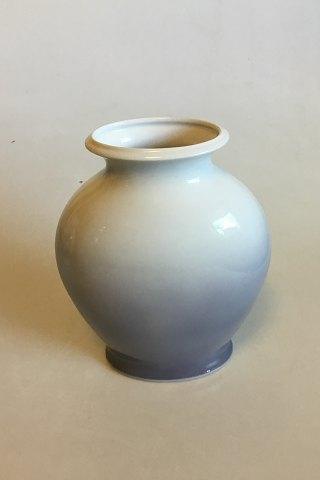 Royal Copenhagen Art Nouveau vase med Svinedrengen No 4481 PMN