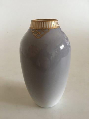 Royal Copenhagen Art Nouveau Vase No 239 med guld