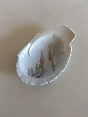 Royal Copenhagen Jugendstil-Schale Nr. 6/12 mit Fischmotiv