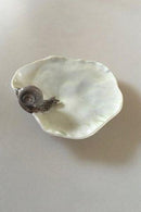 Royal Copenhagen Bladformet Askebæger med Vinbjergsnegl No 6/3