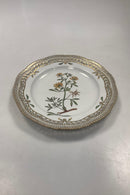 Royal Copenhagen Flora Danica Frokosttallerken No 20 / 3554 med gennembrudt kant