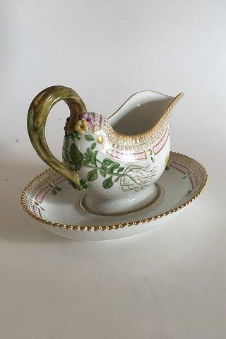 ロイヤルコペンハーゲン フローラダニカソーサー No 3556
