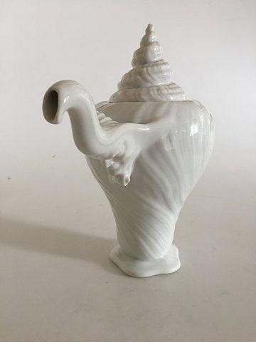Royal Copenhagen Hvid Konkylie Kaffekande No. 14181