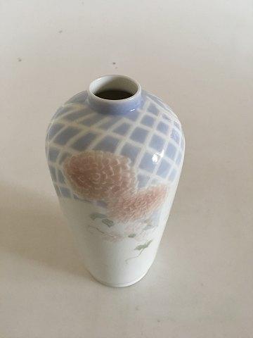 Royal Copenhagen Lav Relief Mønstret Vase af Anna Smidth
