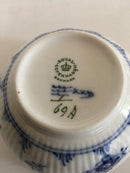 ロイヤルコペンハーゲン ブルーフルーテッド ティーカップ（ハンドルなし）No.69A