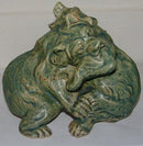 由Knud Kyhn设计的皇家哥本哈根炻器小熊雕像。这些在1919年制造的