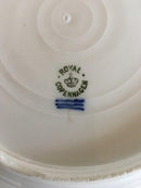 Royal Copenhagen Tallerken med Håndmalet Frugtmotiv og Guldornament