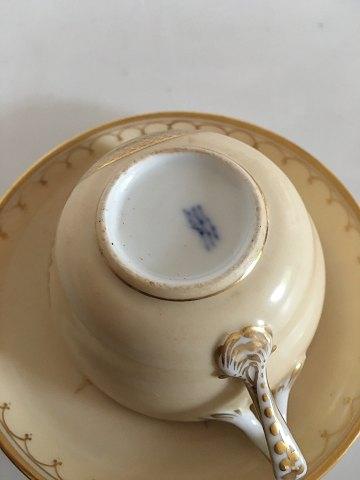 ロイヤルコペンハーゲン ソルバルセンモチーフの初期カップ（1860-1880年製