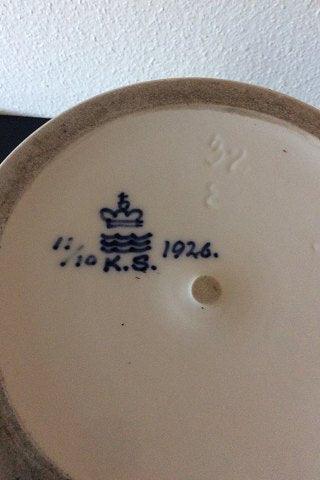 Royal Copenhagen Unika Vase af Karl Sørensen fra 1926 med motiv af mand i båd og køer