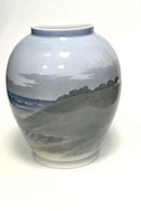 Royal Copenhagen vase dekoreret med Gæs og Ænder i landskab Nr. 1508/35B