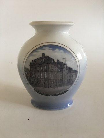 Royal Copenhagen Vase Nr. 4633