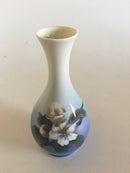 Royal Copenhagen Vase No. 53/51 med Blomstermotiv