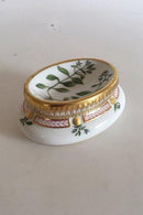 早期的皇家哥本哈根Flora Danica盐罐，编号3557，来自1870年代