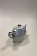 Royal Copenhagen  / Kgl. Porcelæn Skærsommernatsdrøm Thekande i Lyseblå  No 10036