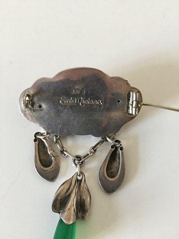 Tidlig Evald Nielsen Sølv Broche med Grønne Sten