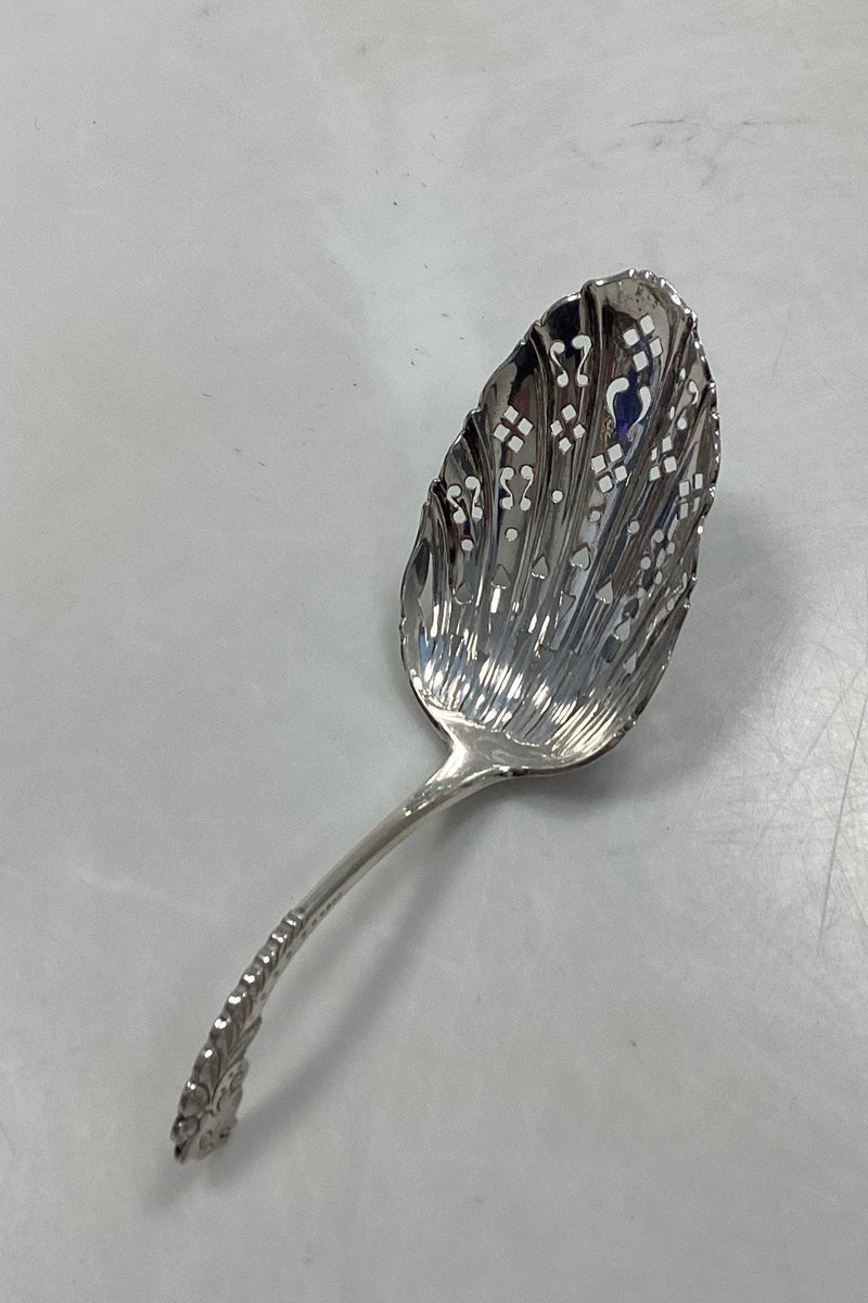 Dansk serveringsske i sølv