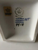 Royal Copenhagen Figur Konen med æggene Johannes Hedegaard No 4418