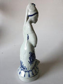Royal Copenhagen Georg Thylstrup Figur af Dame med spejl No 1529 Prøve