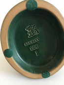 P. Ipsens Enke Keramisk Figurine af Lille Pige med Skovl i Grøn Glasur No 889